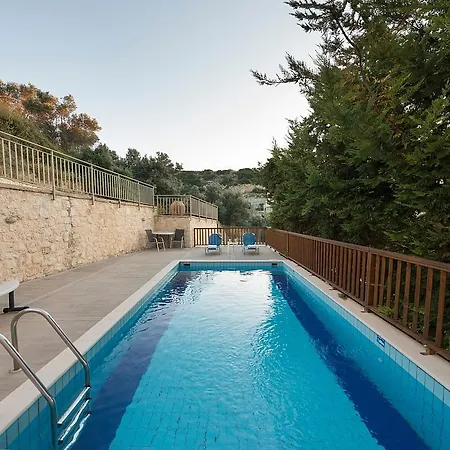 Lyra Vila Rethymno